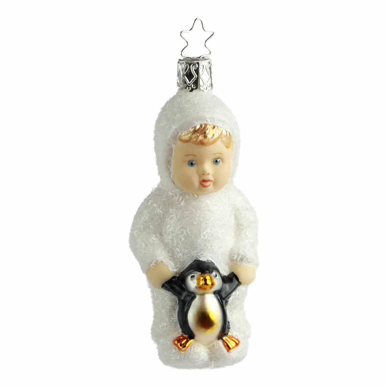 Niño de nieve con pingüino